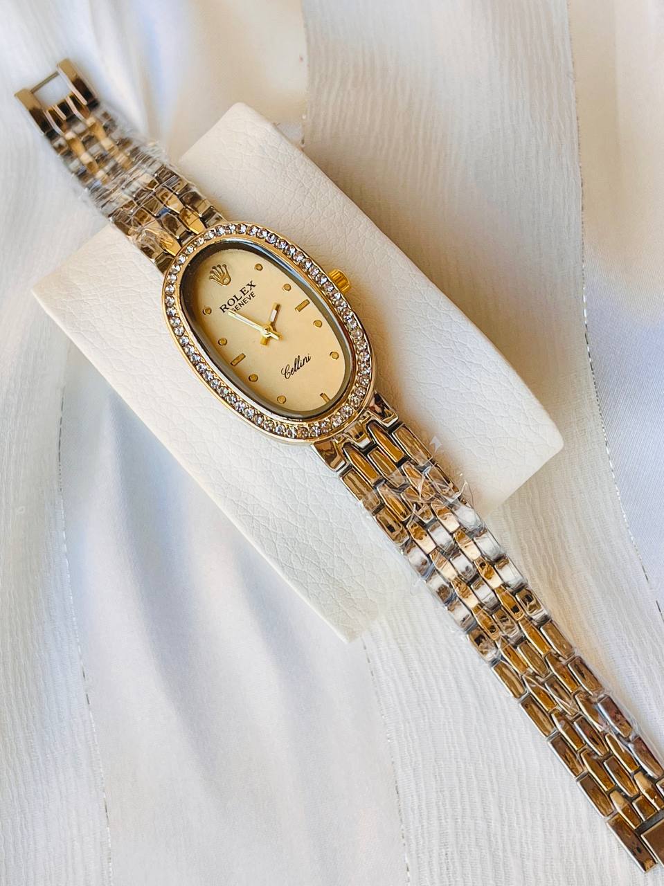 ساعة رولكس جينيفا سيليني نسائية مرصعة - Rolex Geneve Cellini