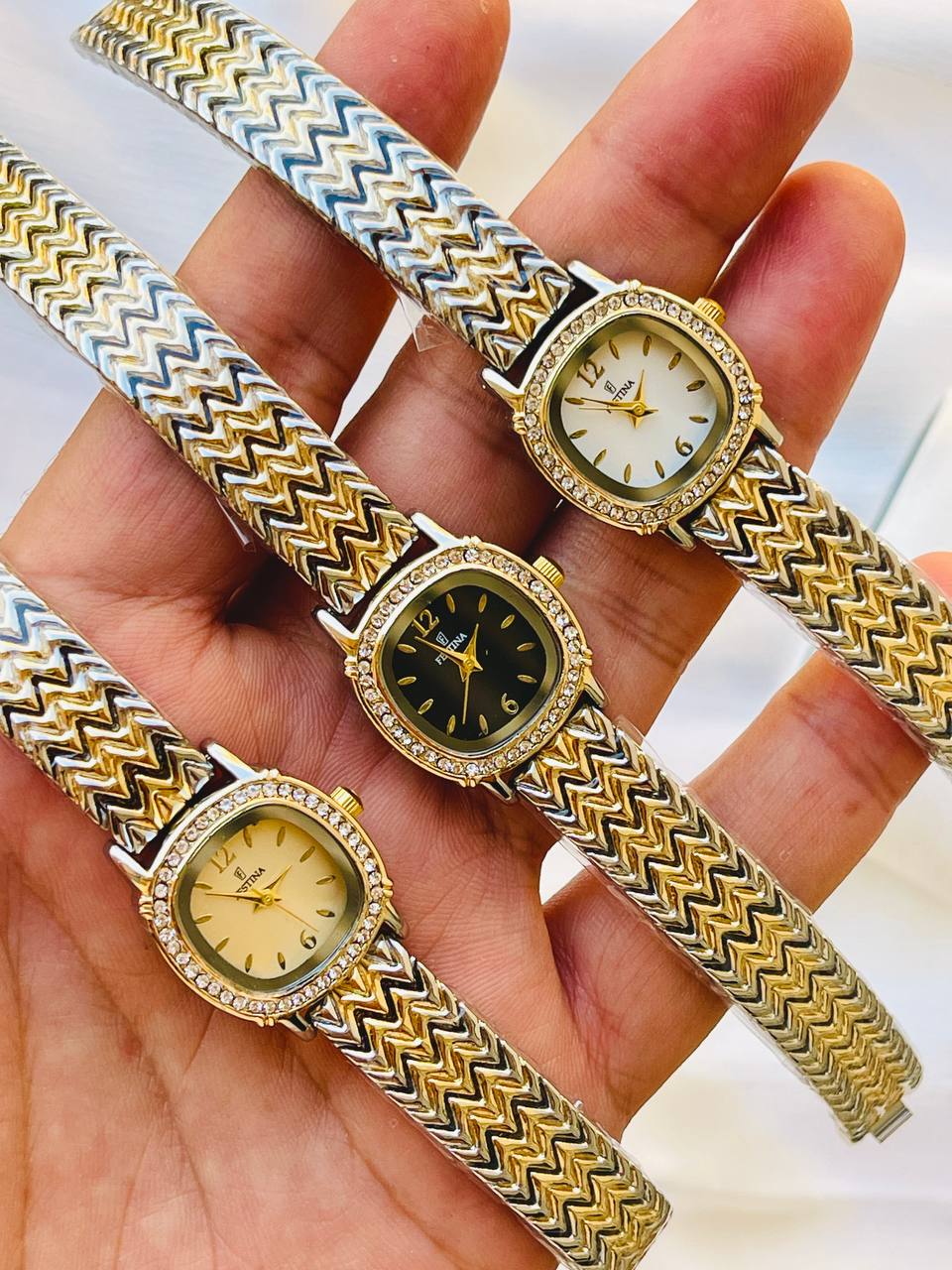 ساعة فيستينا نسائية مرصعة - Festina Watch