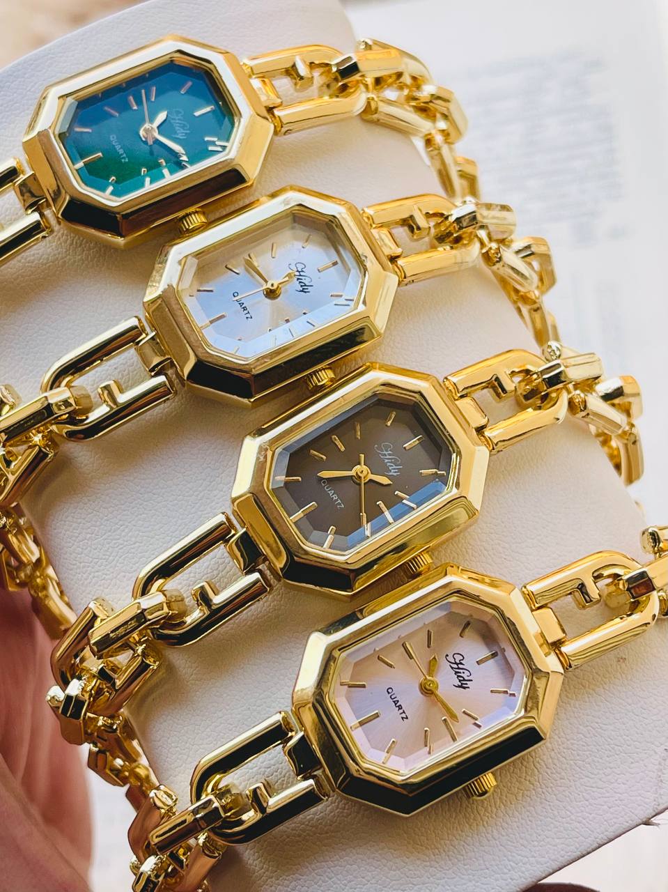 ساعة أيدي ذهبية أوكتاجون نسائية - Aidy Octagon Watch