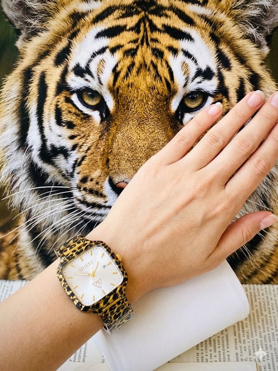 GUESS Tigger