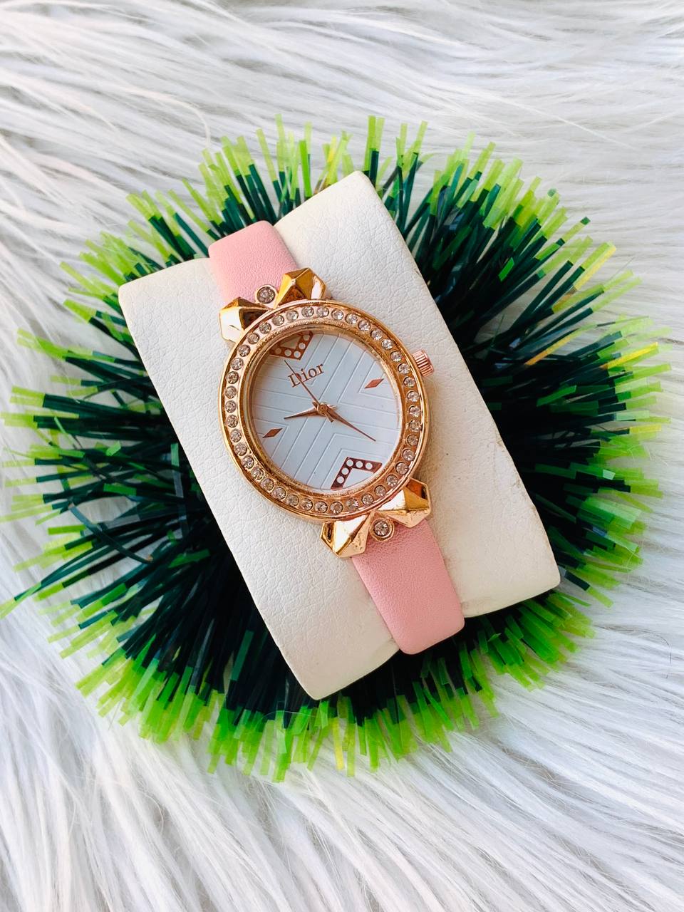 ساعة ديور نسائية بسير جلد مرصعة - Dior Watch