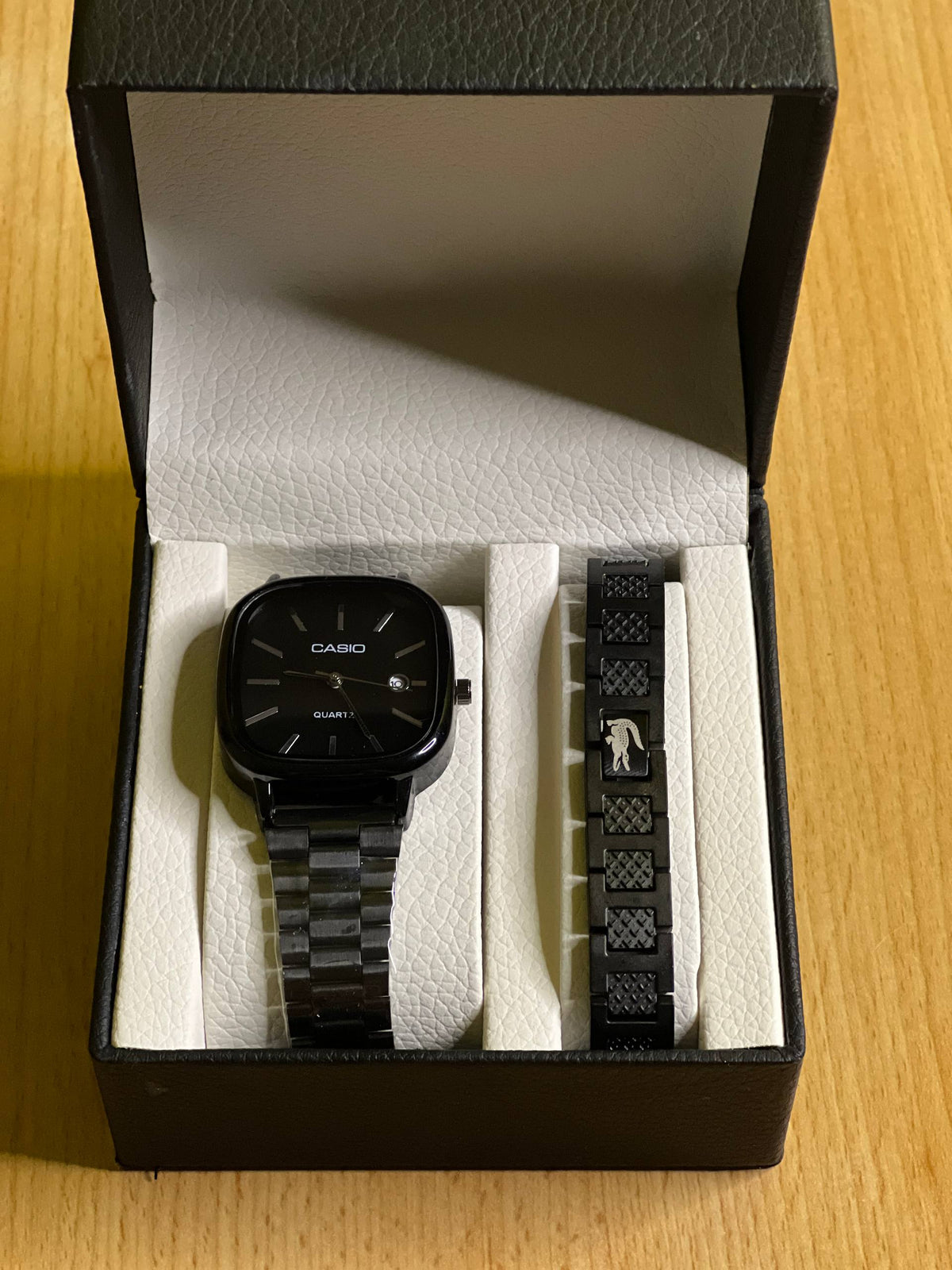 ساعة Casio Quartz مع بريسليت Lacoste