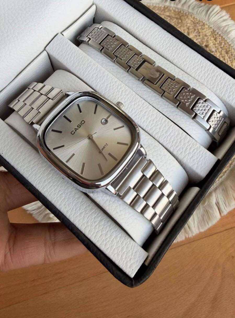 ساعة Casio Quartz مع بريسليت Lacoste