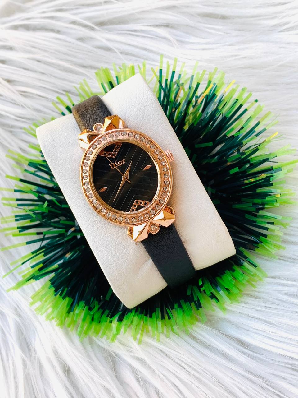 ساعة ديور نسائية بسير جلد مرصعة - Dior Watch