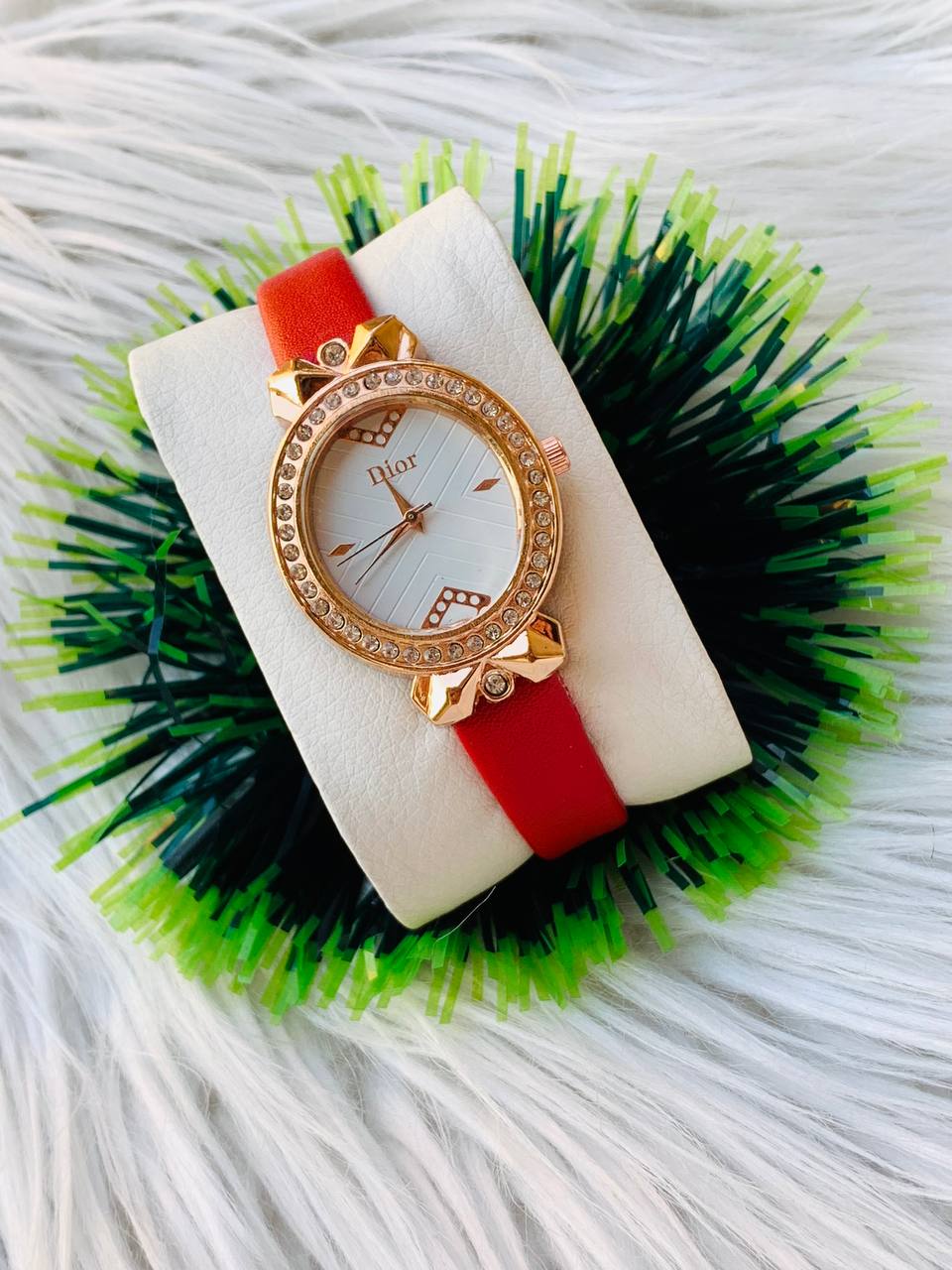 ساعة ديور نسائية بسير جلد مرصعة - Dior Watch